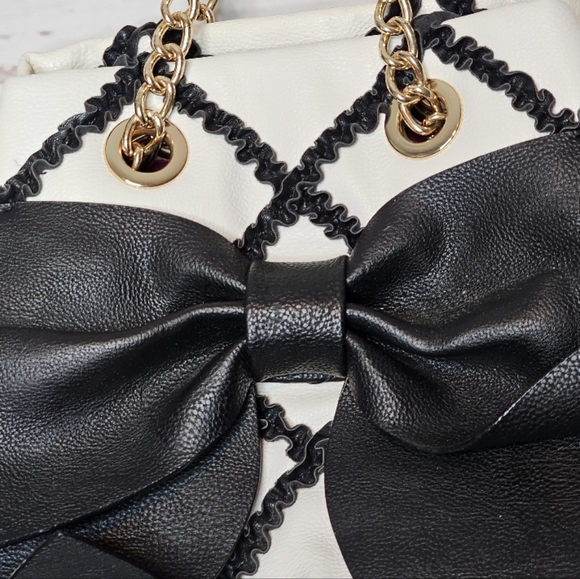 Betsey Johnson Black and White Bow Bag with Makeup Pouch - Picture 16 of 16